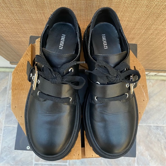 🎃SOLD🎃Forever 21 Black Chunky Platform Lace Up Loafers with Side Buckle - Picture 2 of 5